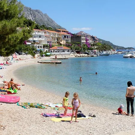 Apartment Apartments By The Sea Podgora, Makarska - 11888 *
