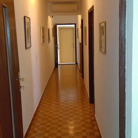 Apartment Apartments By The Sea Podgora, Makarska - 11888 *